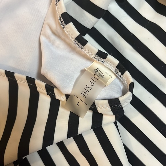 Cupshe Striped One-Piece Bathing Suit - Picture 5 of 5